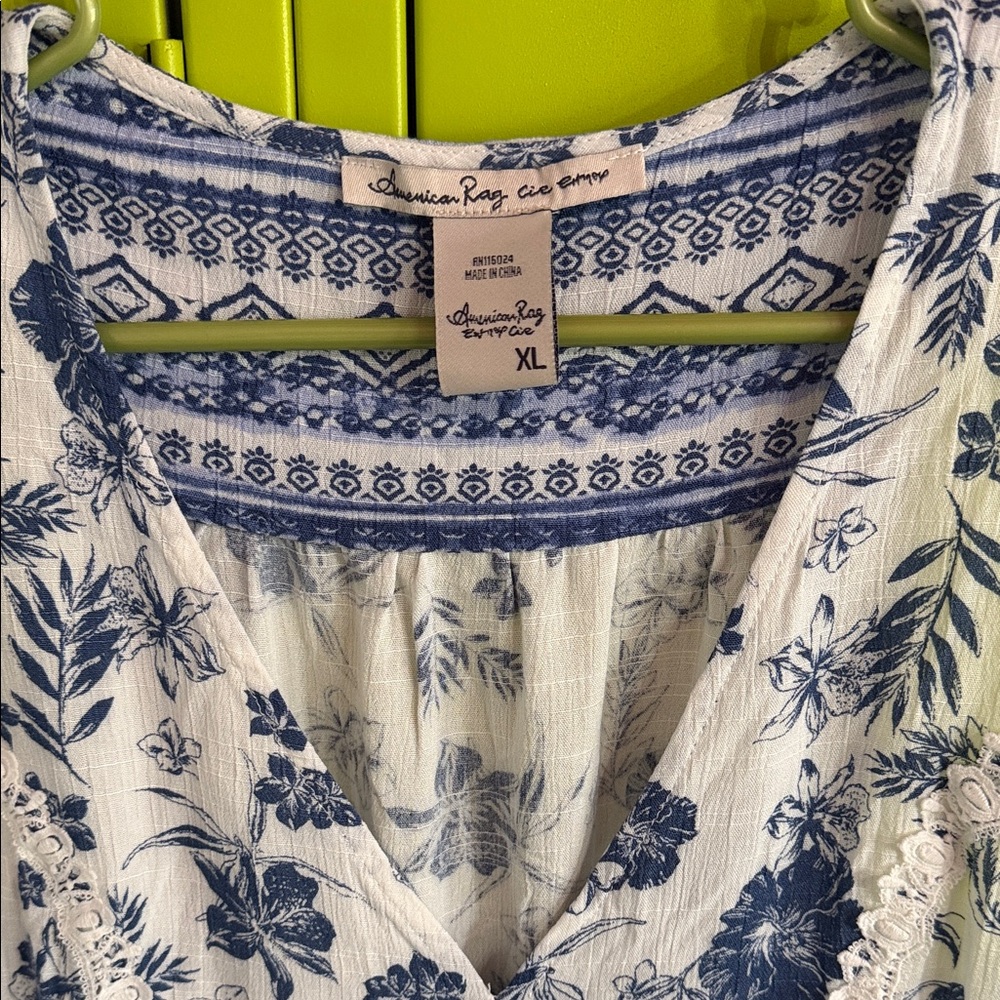American Rag Blue & White Floral V-Neck Tank - Picture 2 of 6